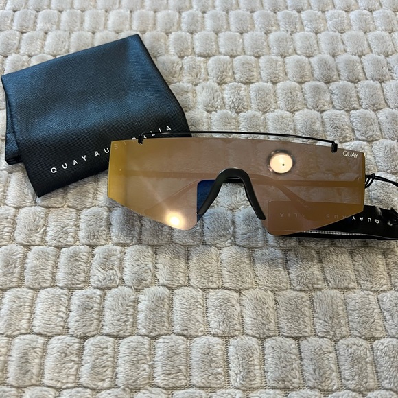Quay Australia TRANSCEND Sunglasses - Picture 3 of 11